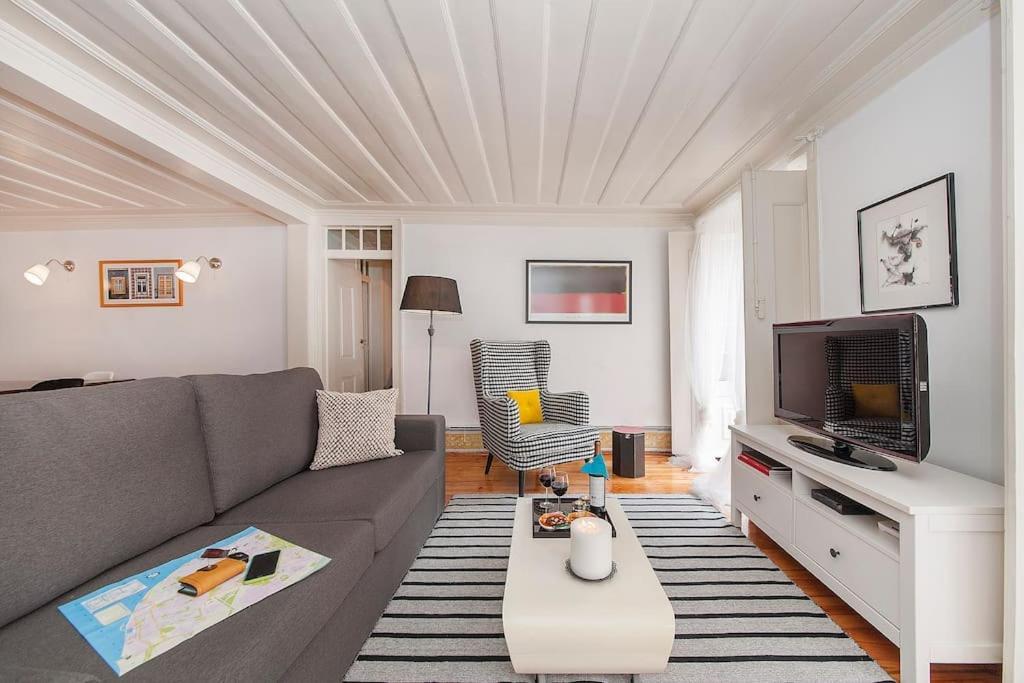 Charming 2 Bedroom Avenida Da Liberdade Apartamento *